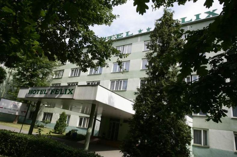 Hotel Felix Cracovia Exterior foto